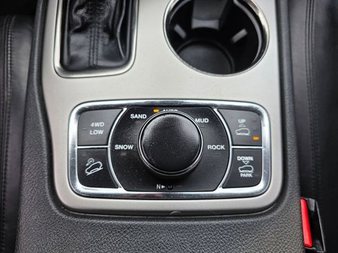 Used 2018 Jeep Grand Cherokee High Altitude image 18