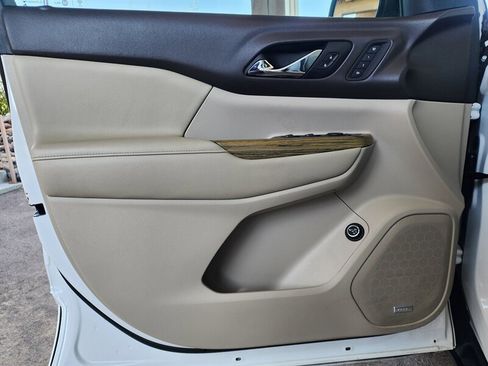 Used 2017 GMC Acadia Denali w/ Technology Package image 23