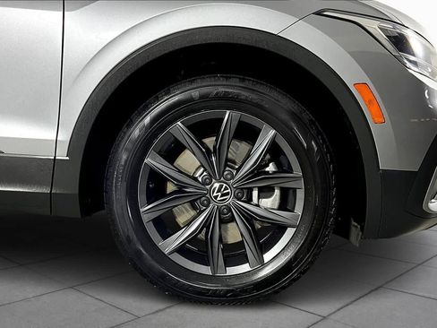 Used 2022 Volkswagen Tiguan SE image 10