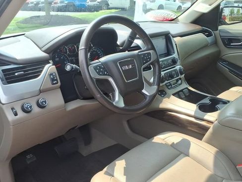 Used 2020 GMC Yukon XL SLT w/ Premium Edition AWD/4WD image 7
