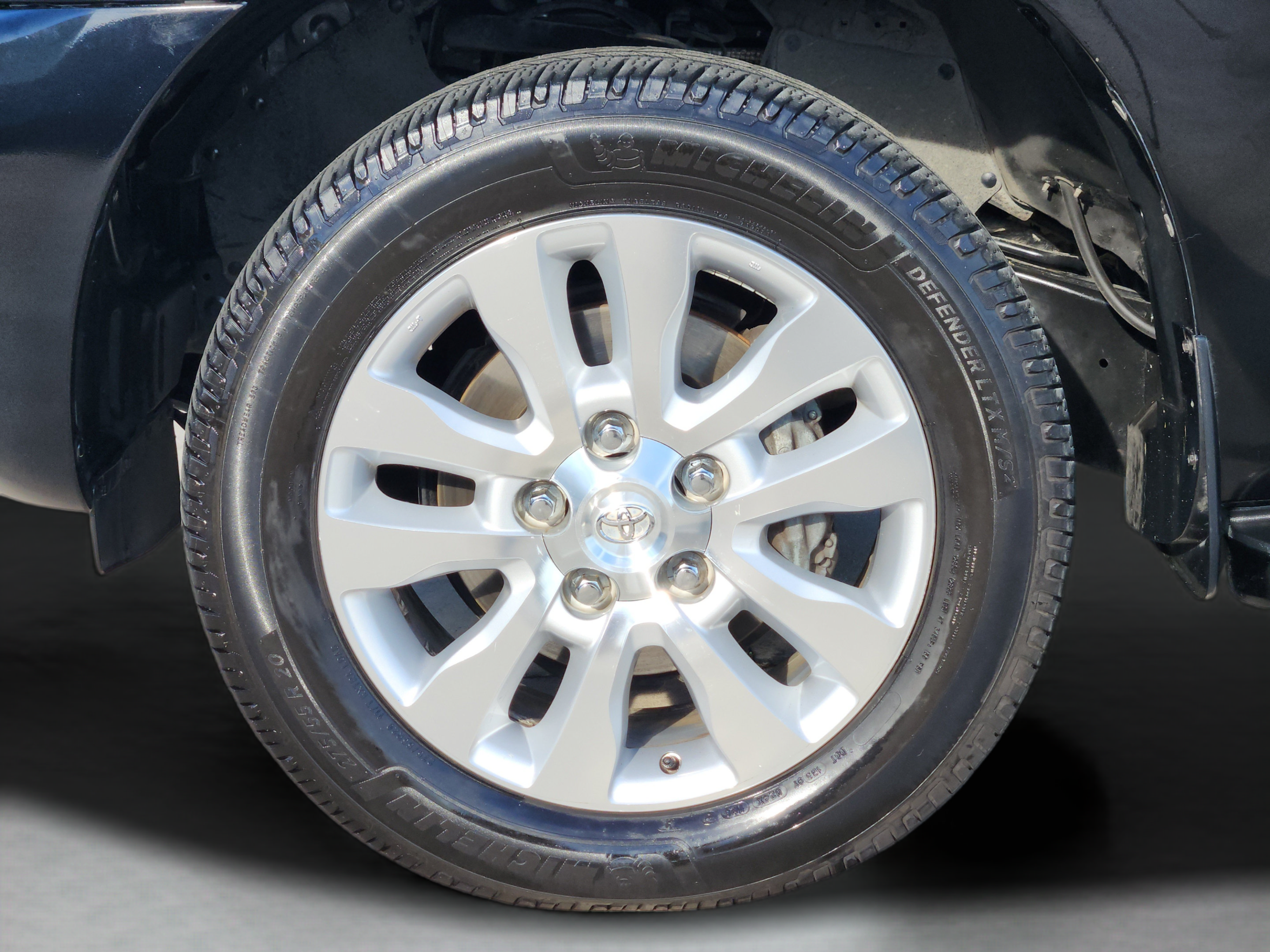 Used 2014 Toyota Sequoia Platinum RWD image 33