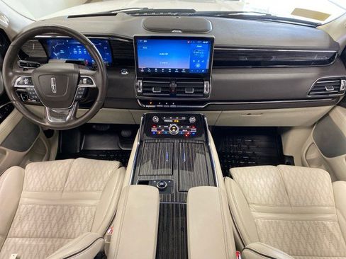 Used 2023 Lincoln Navigator Black Label image 11