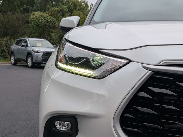 Used 2023 Toyota Highlander Bronze Edition AWD/4WD image 11
