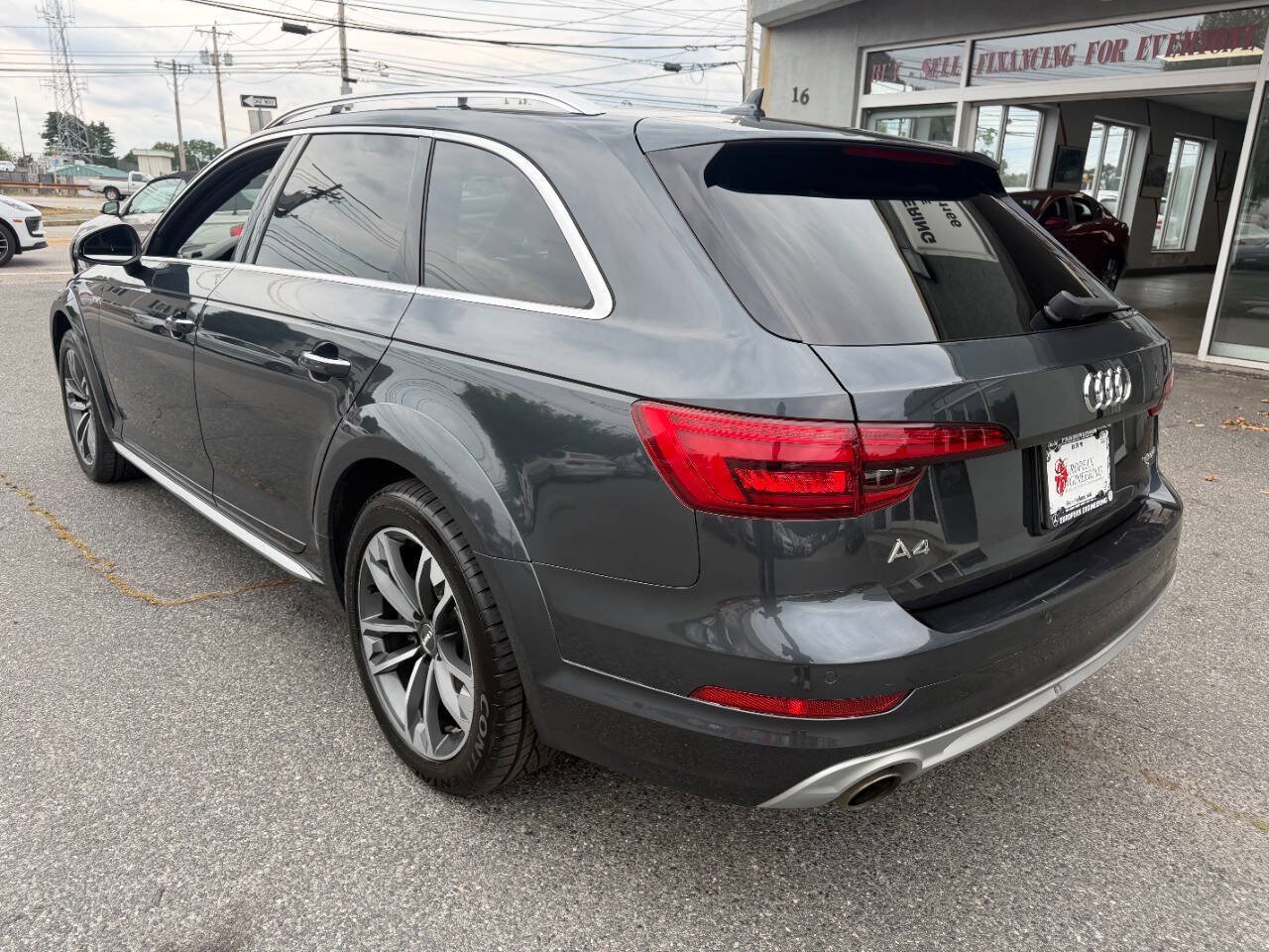 Used 2017 Audi A4 2.0T allroad Premium Plus w/ Technology Package AWD/4WD image 5