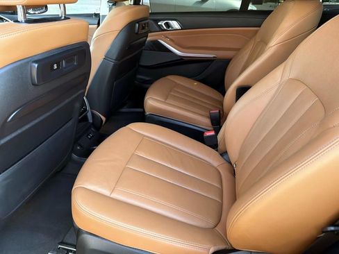 Used 2022 BMW X7 xDrive40i w/ Premium Package image 13
