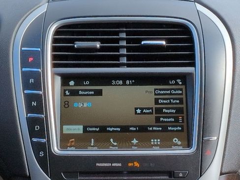 Used 2017 Lincoln MKX Reserve w/ Lincoln MKX Climate Package image 19