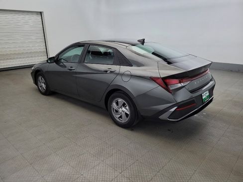 Used 2024 Hyundai Elantra SE image 5