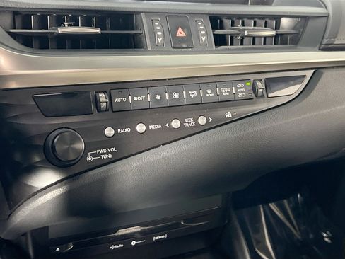 Used 2019 Lexus ES 350 w/ Accessory Package image 14