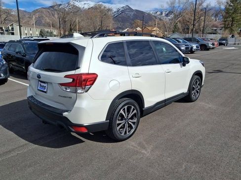 Used 2023 Subaru Forester Limited image 3