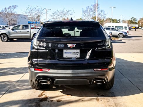 Used 2022 Cadillac XT4 Sport w/ Comfort Package image 9
