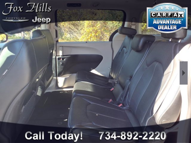 Used 2020 Chrysler Pacifica Limited w/ 8-pass Seating Package FWD image 12