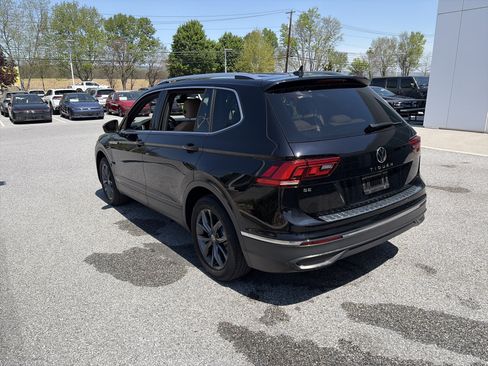 Used 2023 Volkswagen Tiguan SE FWD image 13