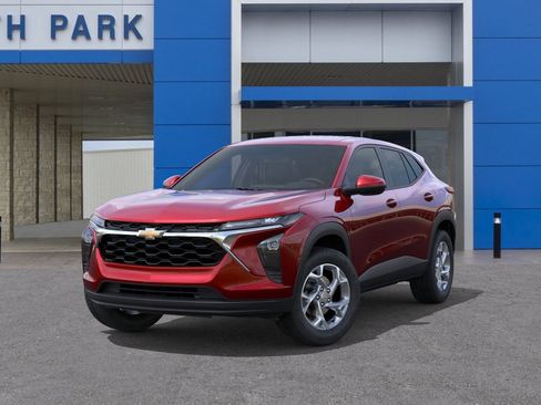 New 2026 Chevrolet Trax LS w/ LS Convenience Package FWD image 6