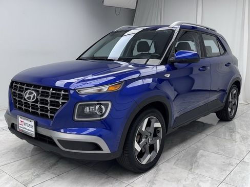 Used 2022 Hyundai Venue Limited w/ Cargo Package image 4
