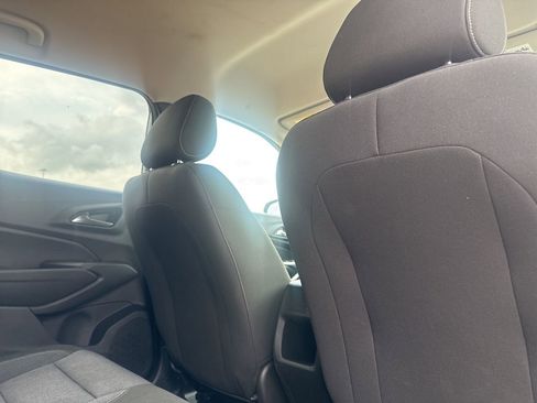 Used 2025 Chevrolet Trax LS image 30