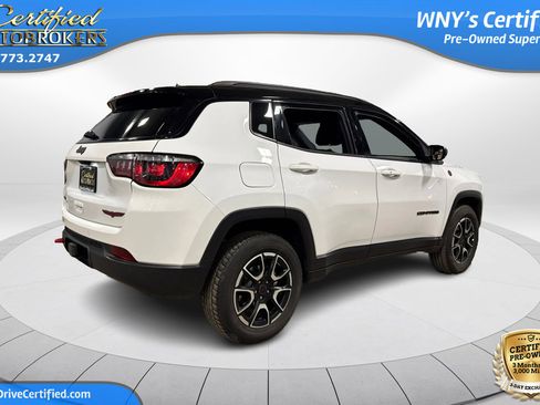 Used 2025 Jeep Compass Trailhawk w/ Trailer Tow Group image 6