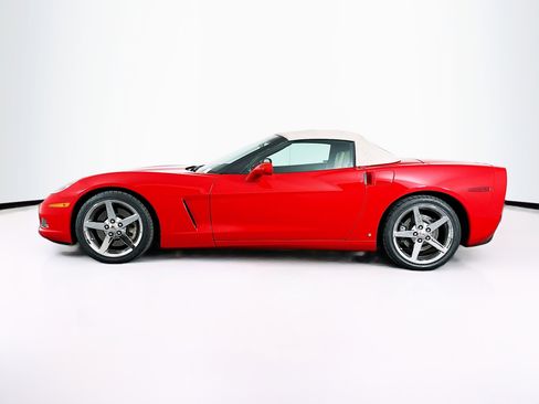 Used 2007 Chevrolet Corvette Convertible w/ Preferred Equipment Group RWD image 4