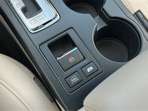 Used 2017 Subaru Outback 2.5i Limited image 37