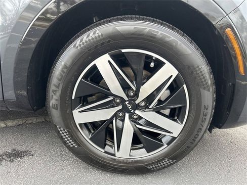 Certified 2023 Kia Sorento S image 25