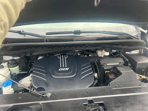 Used 2017 Kia Sedona LX w/ LX Essentials Premium Package image 23