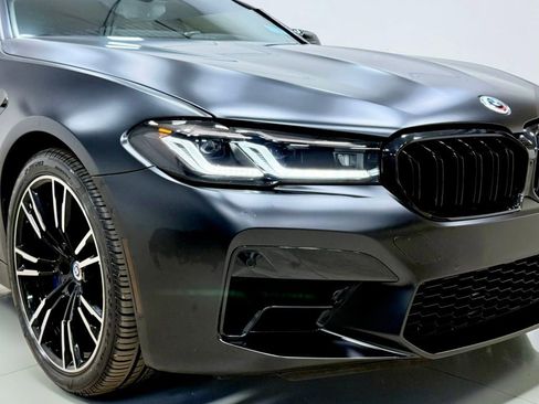 Used 2023 BMW M5 image 23
