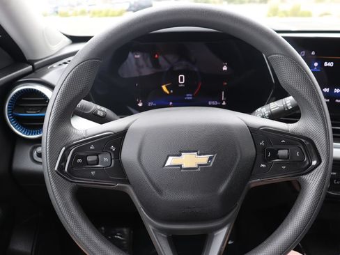 Used 2026 Chevrolet Trax LT FWD image 18