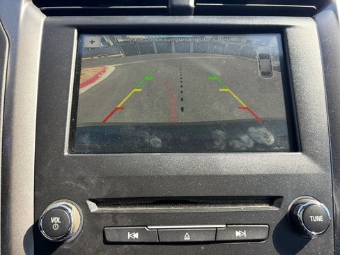 Used 2018 Ford Fusion SE w/ Fusion SE Technology Package FWD image 14