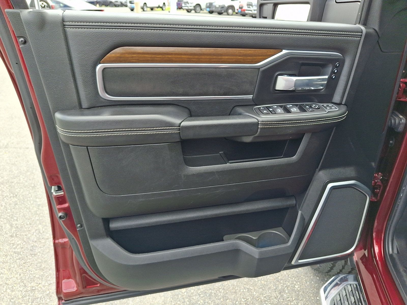 Used 2024 RAM 3500 Laramie AWD/4WD image 12