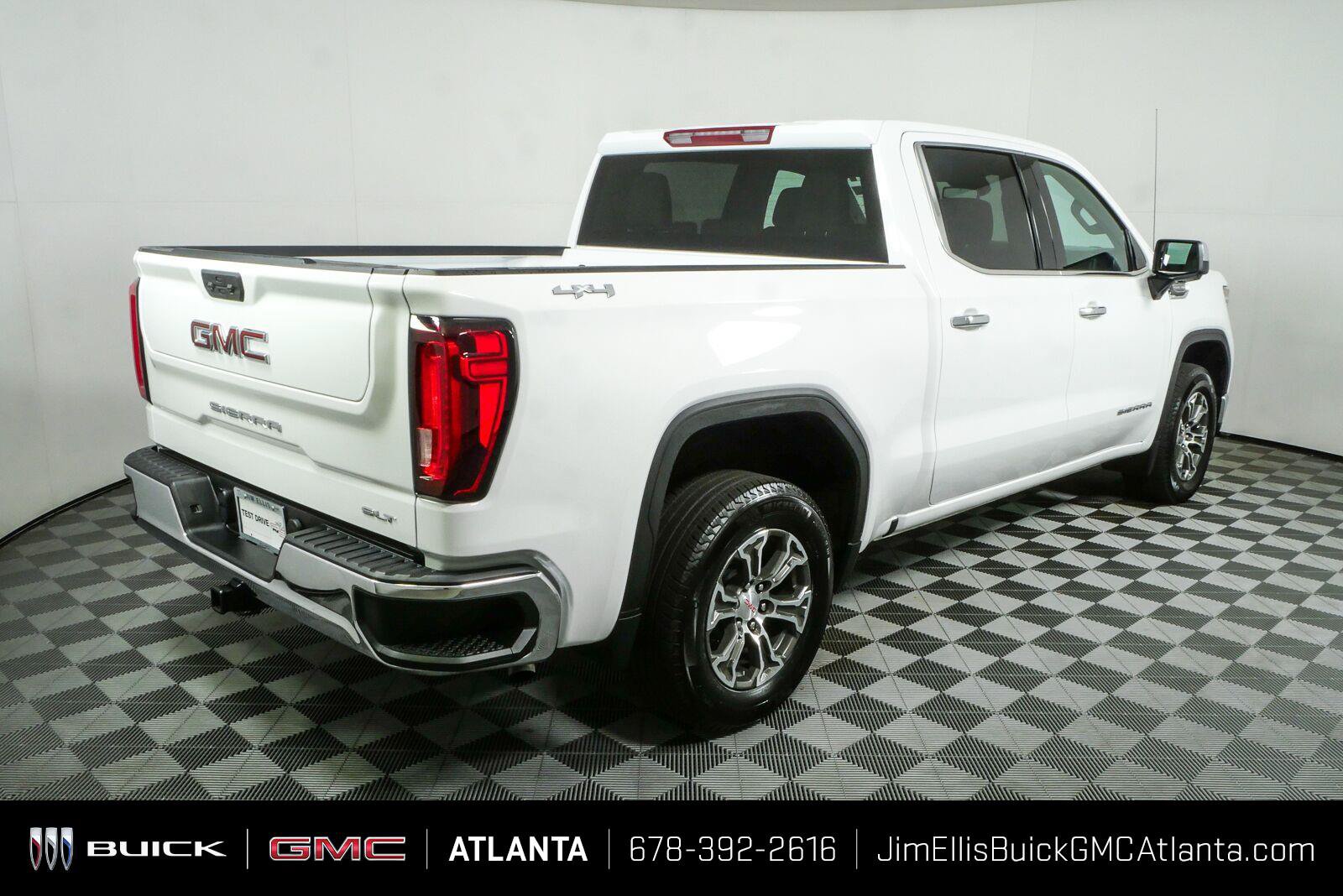 Used 2026 GMC Sierra 1500 SLT AWD/4WD image 3