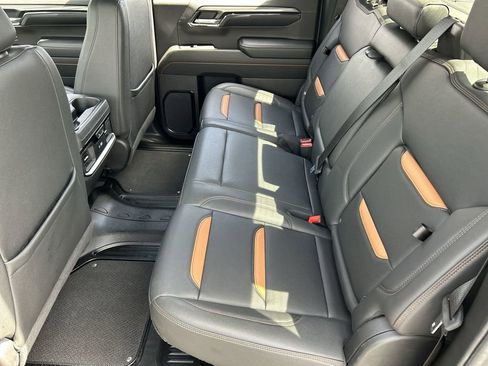 Used 2024 GMC Sierra 1500 AT4 w/ Technology Package image 25