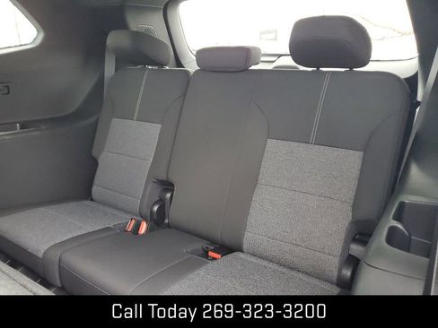 New 2025 GMC Acadia Elevation image 17