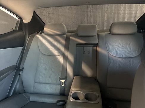 Used 2013 Hyundai Elantra GLS w/ Preferred Pkg image 20