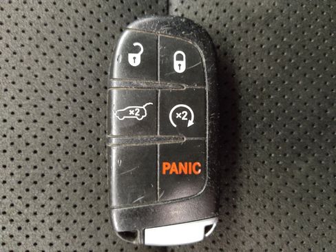 Used 2019 Jeep Grand Cherokee Altitude image 32