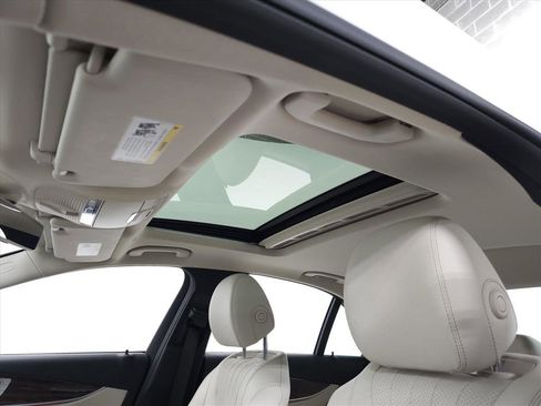 Used 2017 Mercedes-Benz E 300 E 300 4MATIC image 15