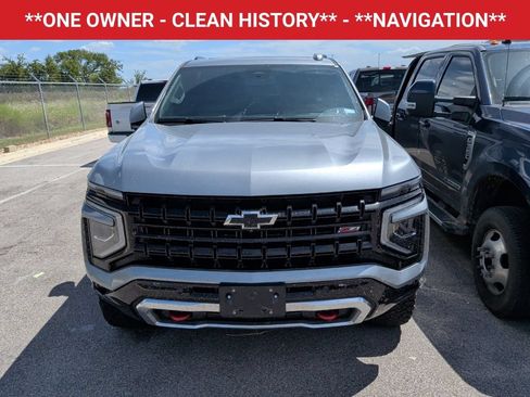 Used 2025 Chevrolet Suburban Z71 w/ Comfort Package AWD/4WD image 2