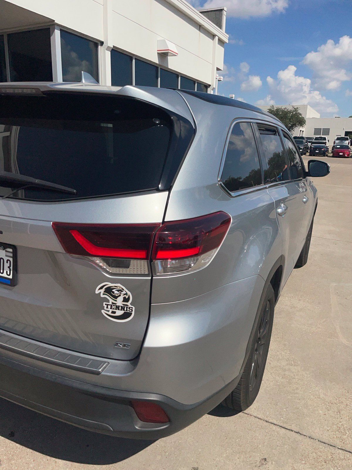 Used 2019 Toyota Highlander SE FWD image 8