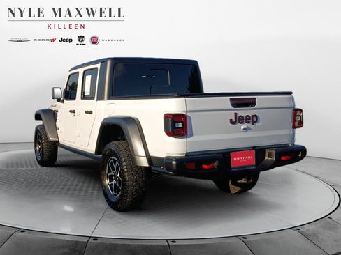 Used 2024 Jeep Gladiator Rubicon w/ Convenience Group AWD/4WD image 14
