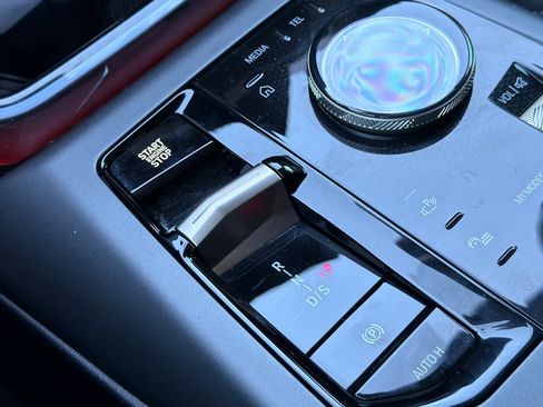 Used 2025 BMW X3 xDrive30i w/ Convenience Package image 26