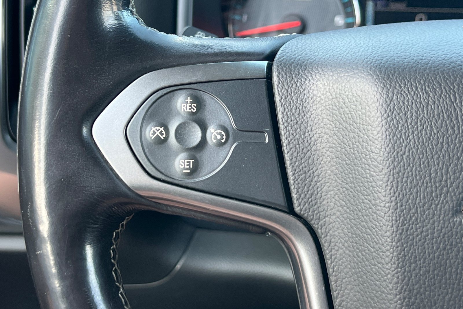 Used 2018 Chevrolet Silverado 1500 LT w/ All Star Edition AWD/4WD image 29