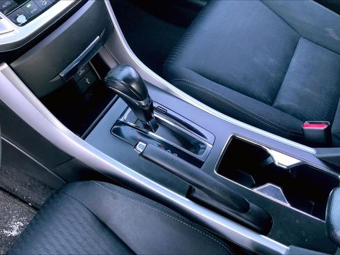 Used 2014 Honda Accord Sport image 16