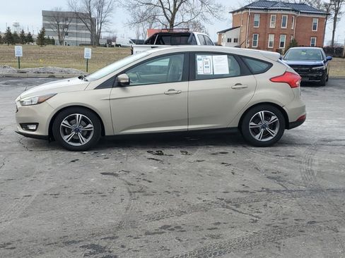 Used 2016 Ford Focus SE image 4