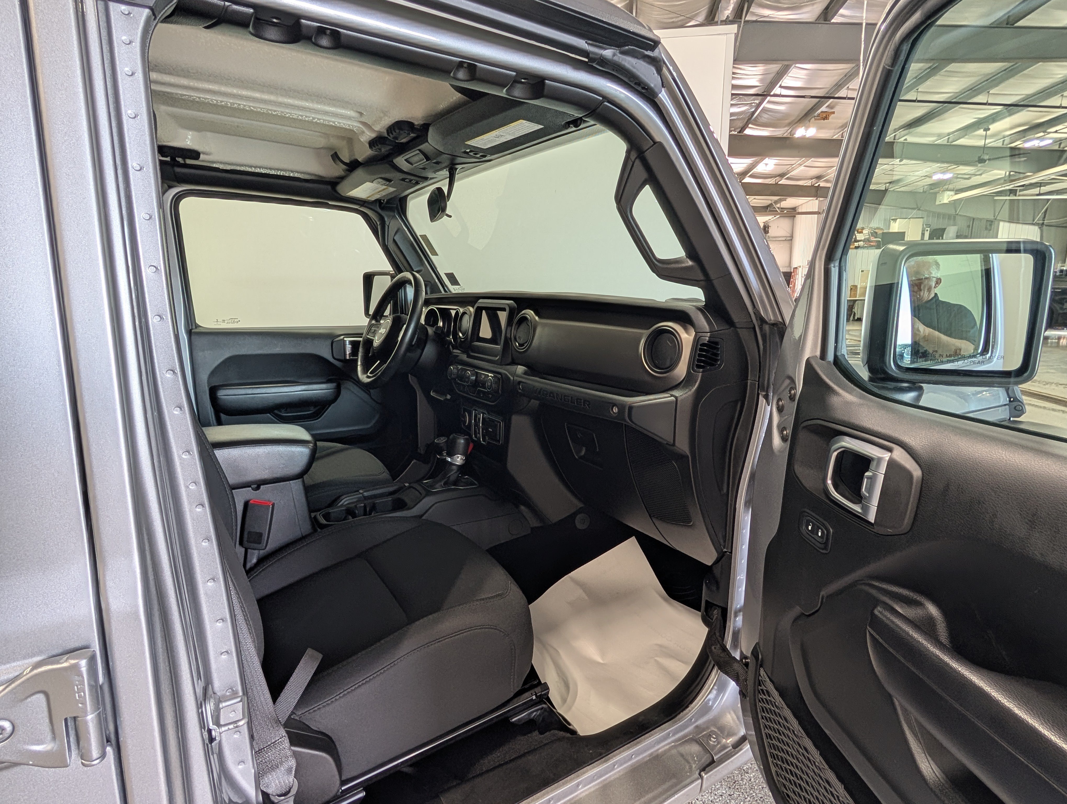 Used 2019 Jeep Wrangler Unlimited Sport S AWD/4WD image 18