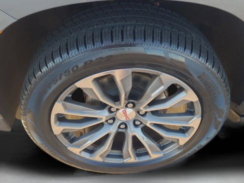 Used 2021 GMC Yukon XL Denali w/ Denali Premium Package image 9