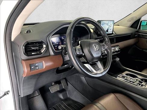 Used 2023 Honda Pilot Elite image 14