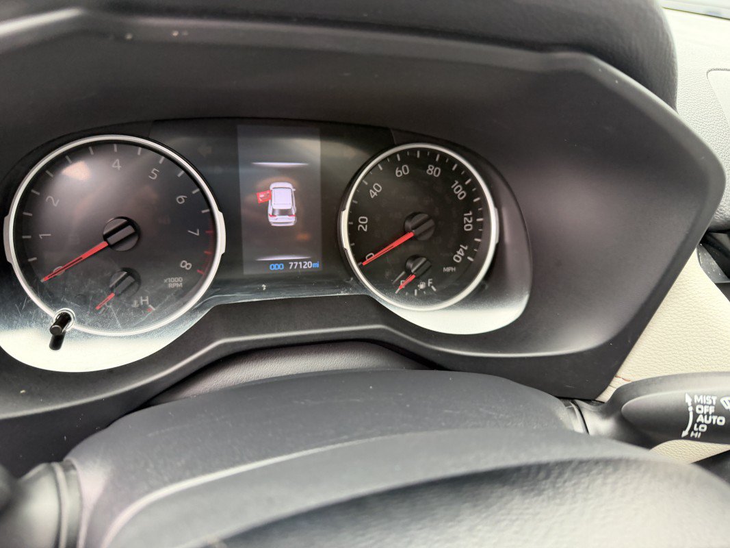 Used 2019 Toyota RAV4 XLE Premium w/ Cold Weather Package AWD/4WD image 27