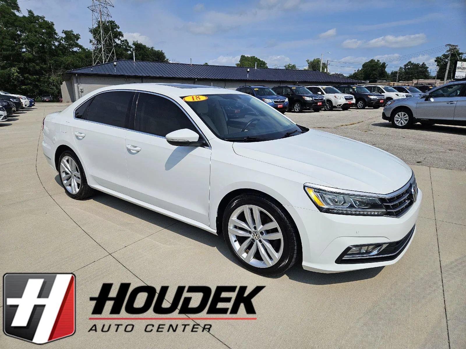 Used 2018 Volkswagen Passat 2.0T SE FWD image 1