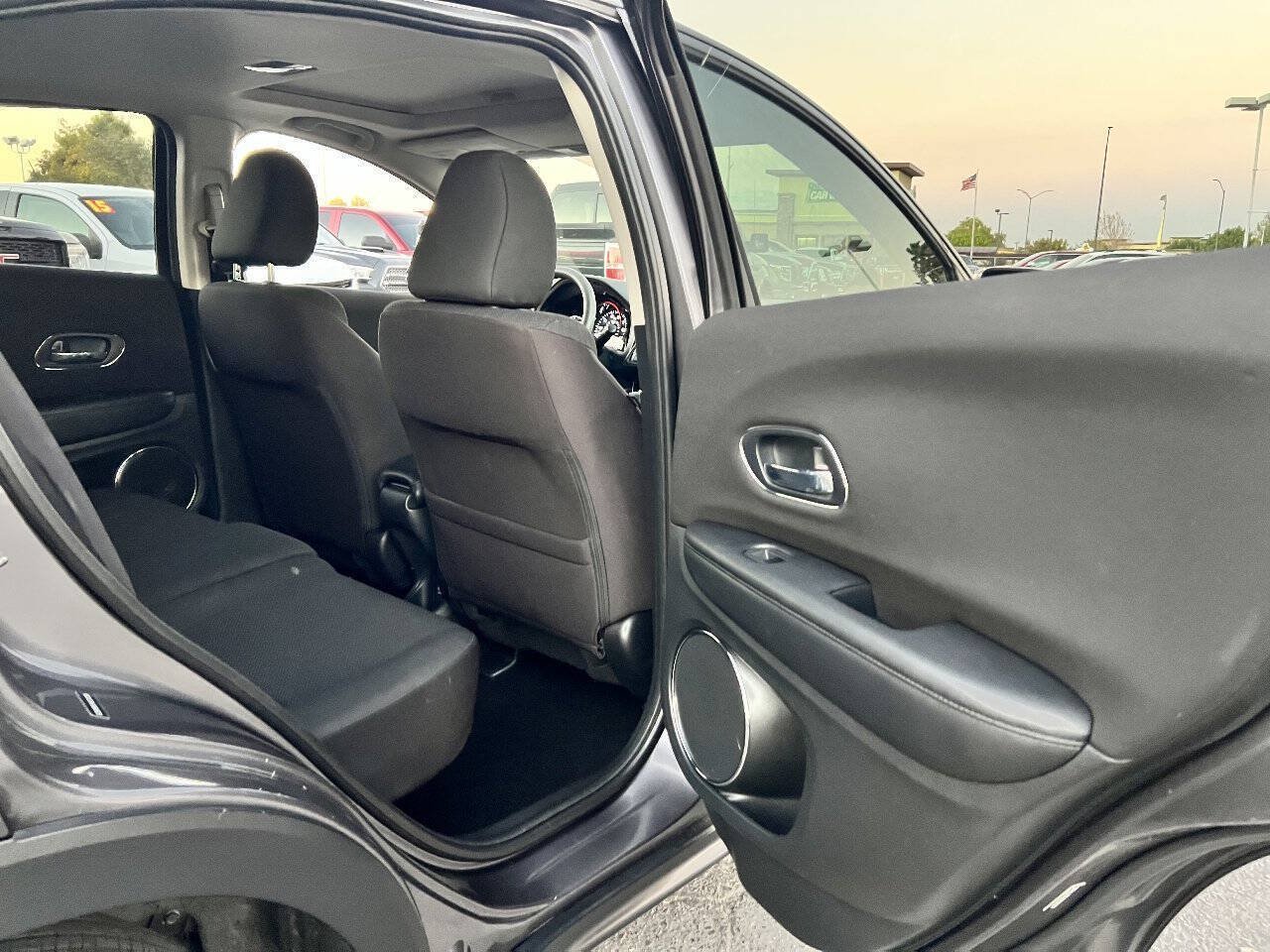 Used 2017 Honda HR-V EX image 16
