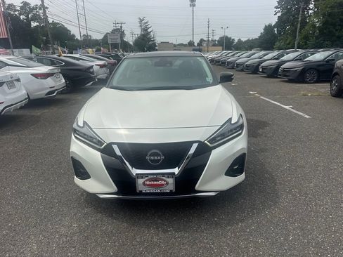 Used 2023 Nissan Maxima Platinum w/ Sport Mat Group FWD image 2