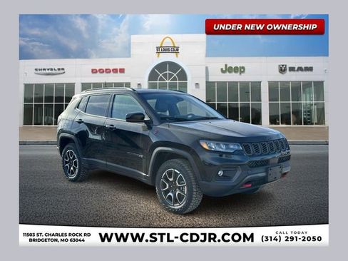 New 2026 Jeep Compass Trailhawk image 1