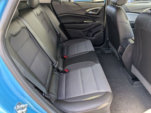 Used 2025 Chevrolet Trax LT w/ LPO, Blackout Package image 26
